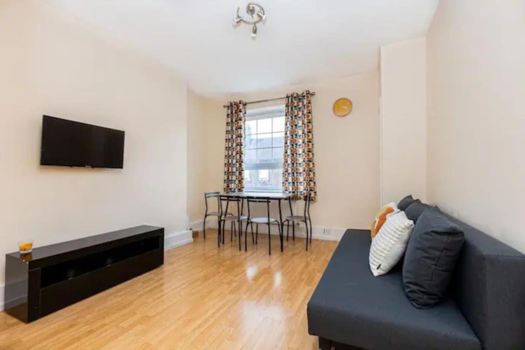 Tranquil 1Br In South Bank With Onsite Parking Apartment London Exterior photo