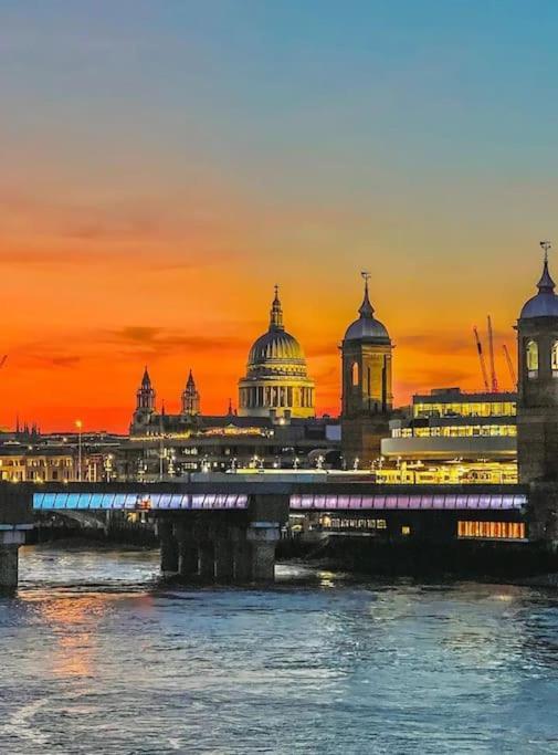 Tranquil 1Br In South Bank With Onsite Parking Apartment London Exterior photo